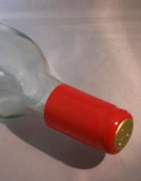 RED PVC SHRINK CAPSULES